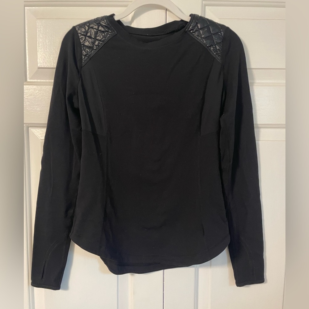 Lululemon long sleeve top. Black